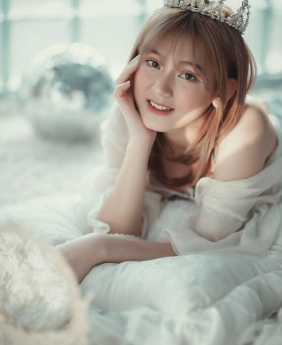 Anyone who wants a premium photoshoot